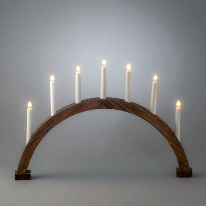 Ljusstake i trä, brunbetsad