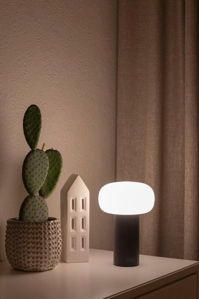 Antibes bordslampa svart USB