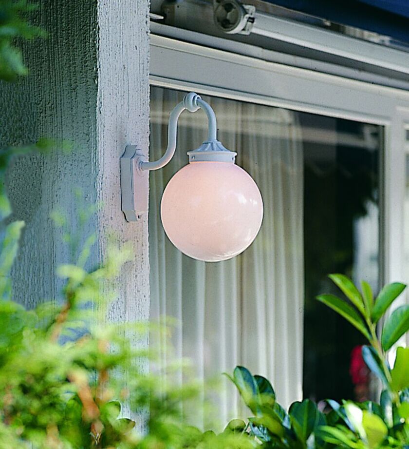 Arcturus vägglykta ned E27 vit