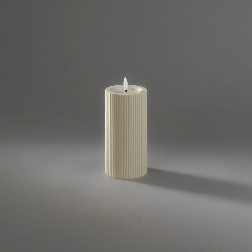 B/O Plastic LED candle outd.