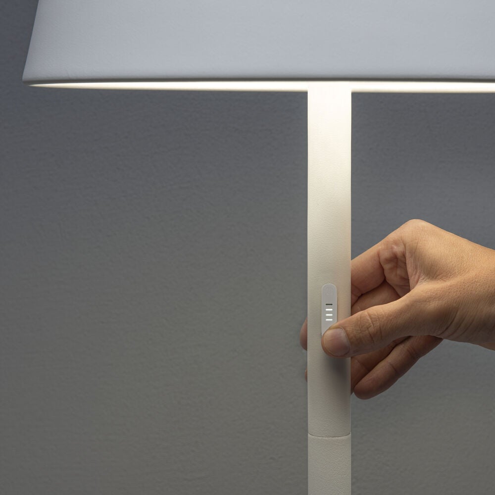 Pomezia Stehlampe USB weiss