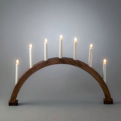 Ljusstake i trä, brunbetsad