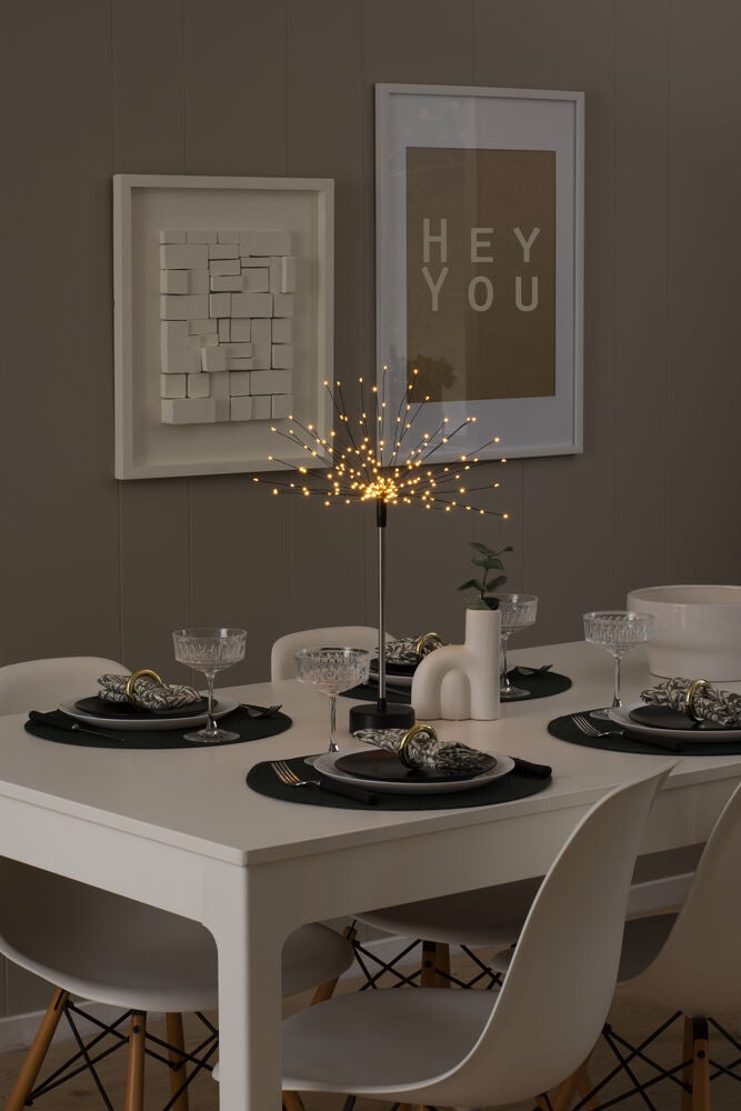 Stående metalldekoration svart