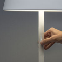 Pomezia Stehlampe USB weiss