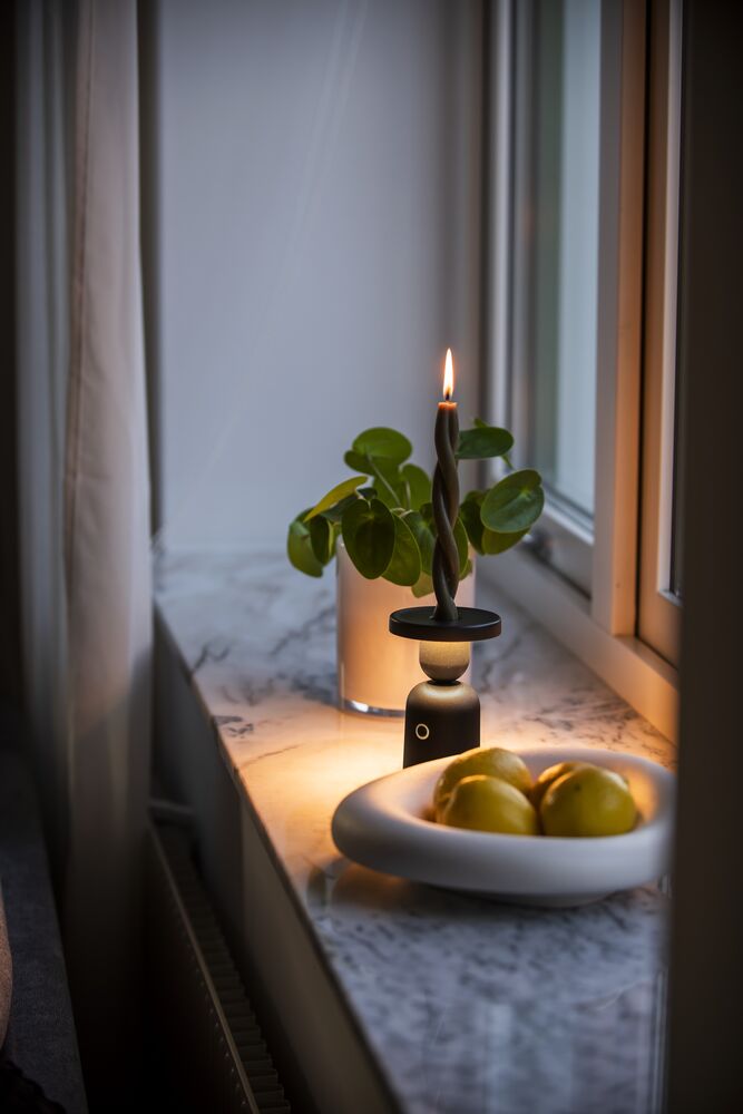 Nantes bordslampa USB Vit