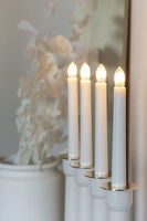 Candlestick wood 4 bulbs red