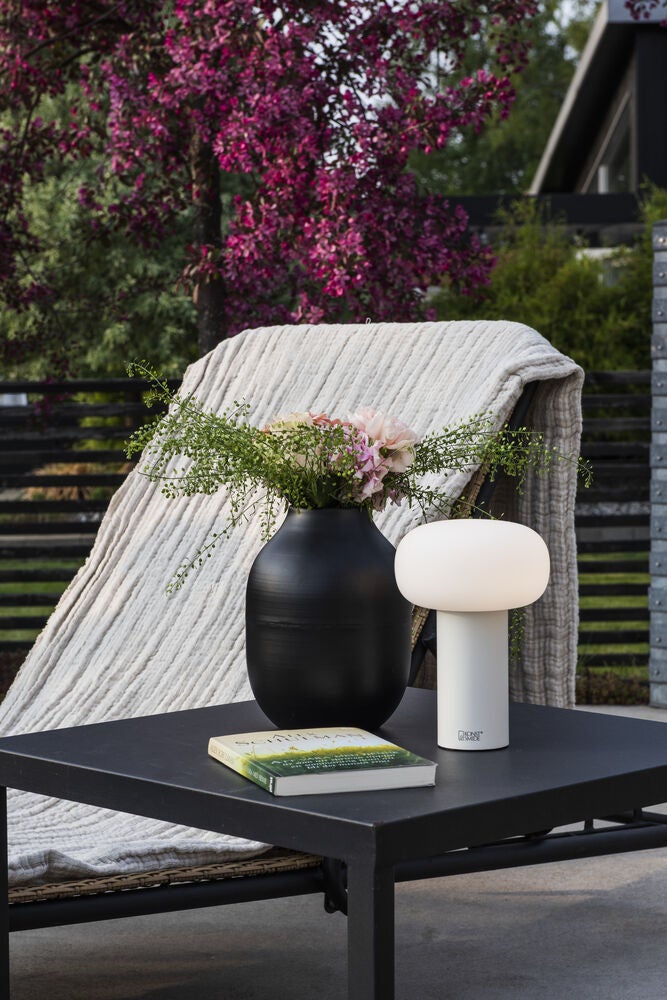 Antibes bordslampa svart USB