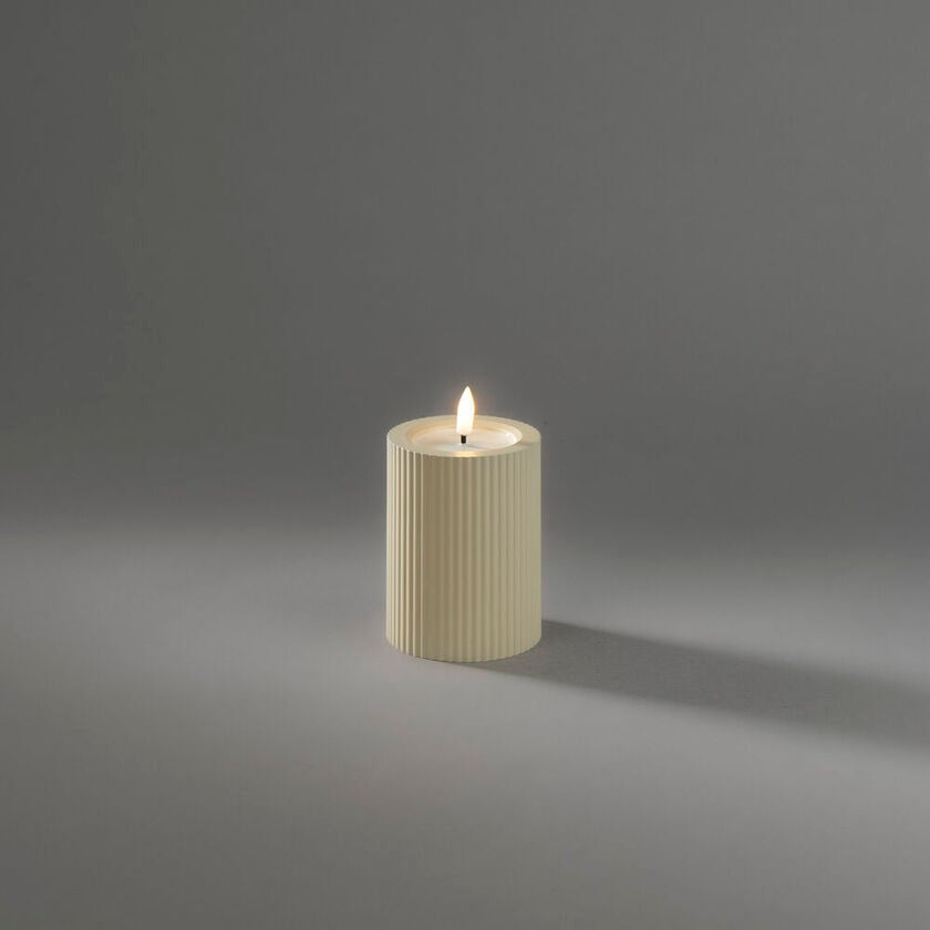 B/O Plastic LED candle outd.