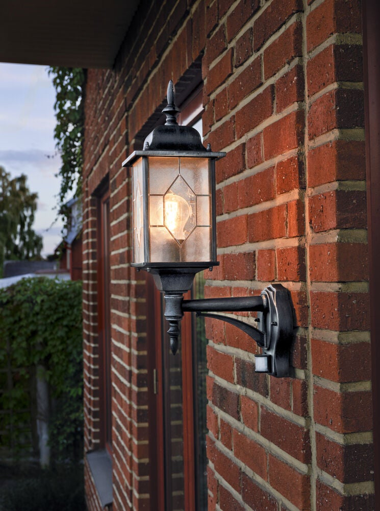 Milano vägglykta upp E27 PIR