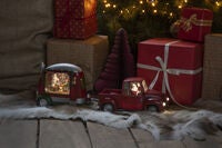 Vattenfylld Pick-up med tomte