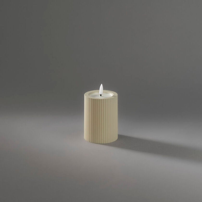 B/O Plastic LED candle outd.