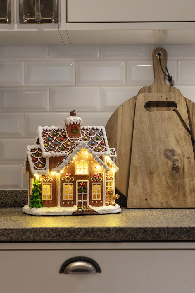 Gingerbread House Amber Glass Jar Candle – Blaise Boutique