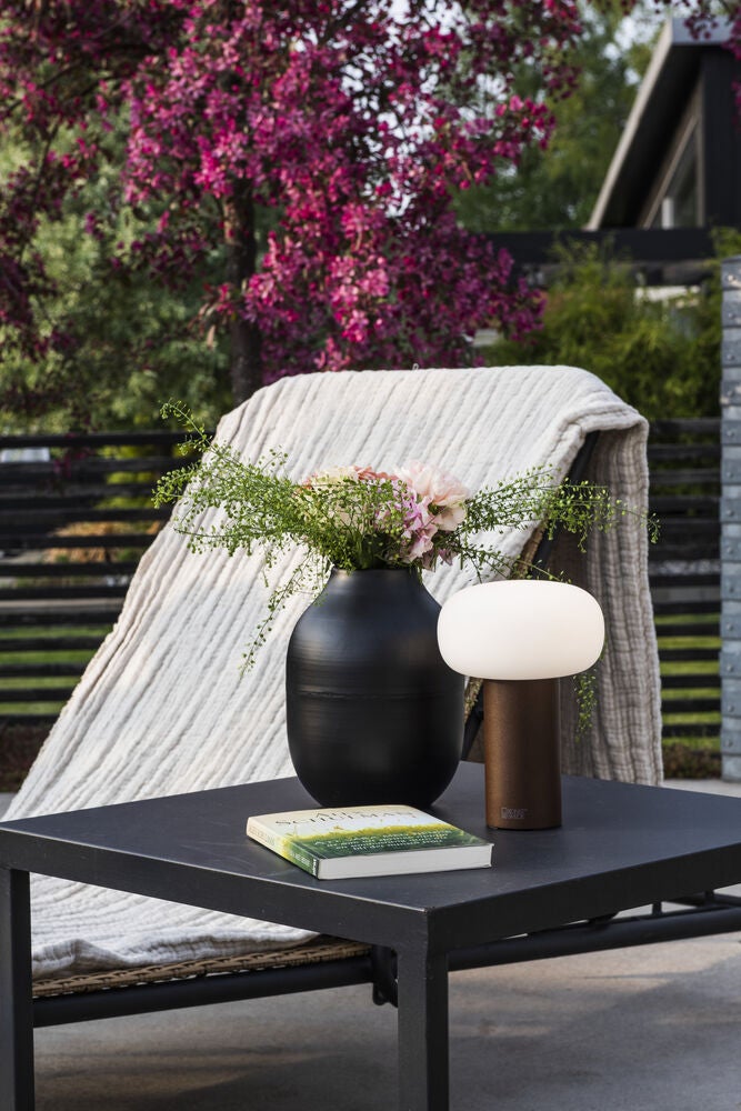 Antibes bordslampa svart USB