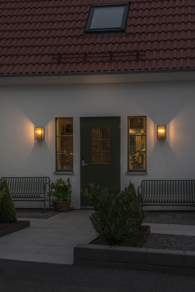 Carpi vägglykta M svart E27 