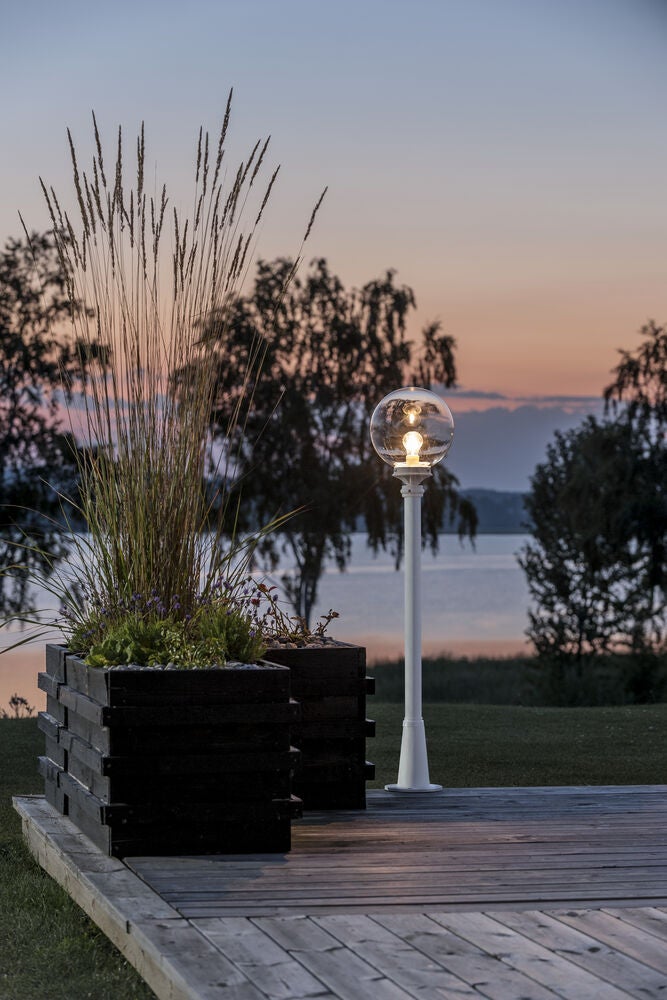 Orion Short Pole, White glass