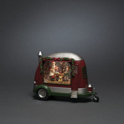 Vattenfylld husvagn med tomte