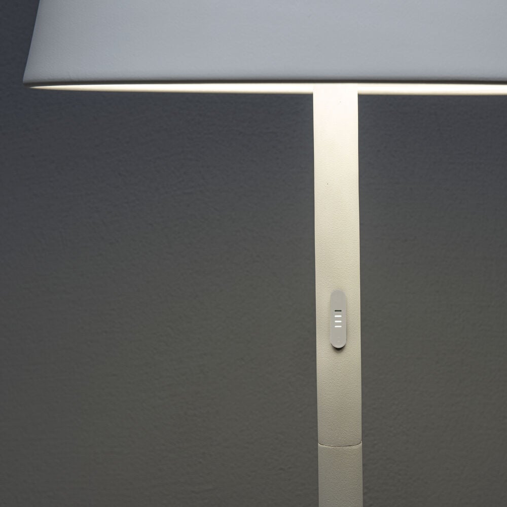 Pomezia Stehlampe USB weiss
