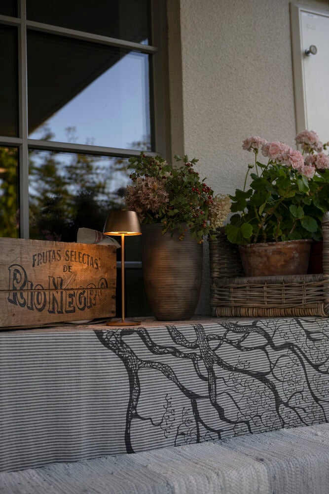 Èze bordslampa Matt Koppar USB