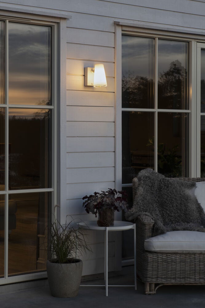 Fano vägglykta E27 vit 